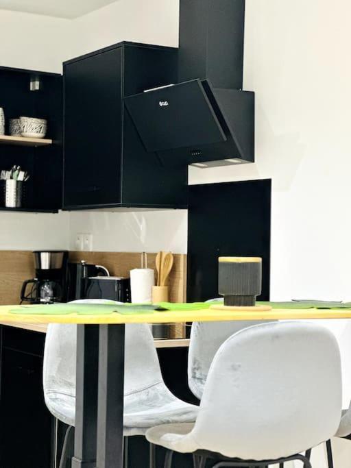 Jungle Appartement Avec Terrasse Laon Zewnętrze zdjęcie